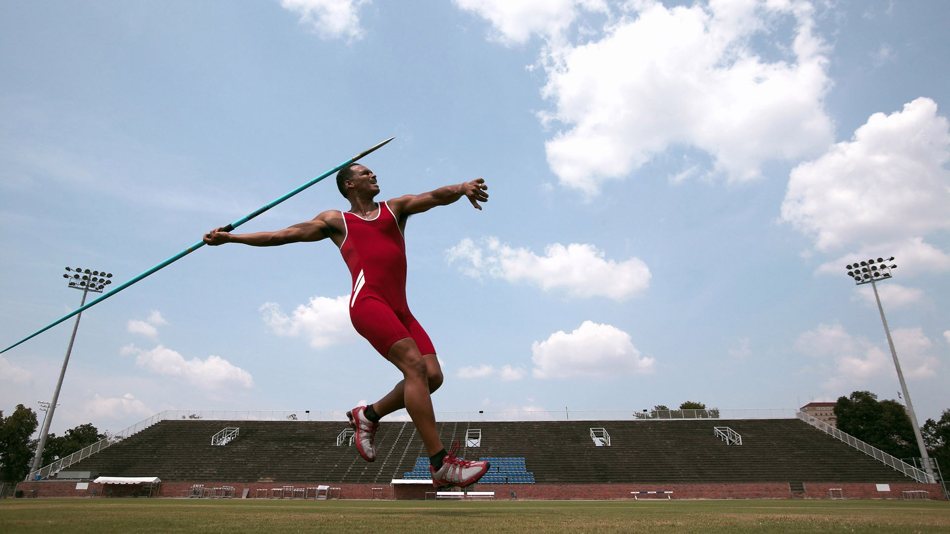 火爆对决引发球迷狂热，胜者笑逐颜开，火爆对决2